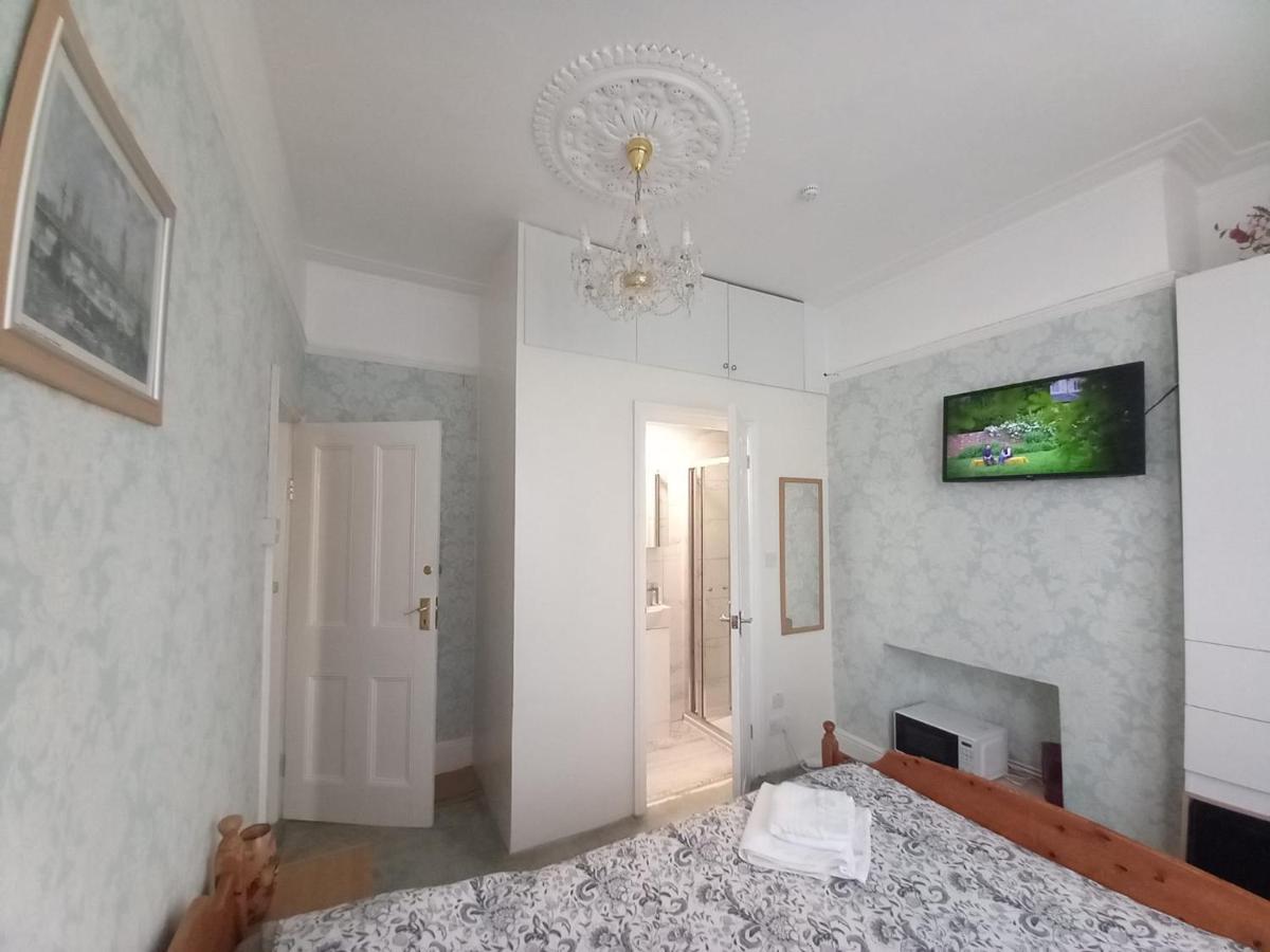 Mari London Holiday Room 일포드 외부 사진